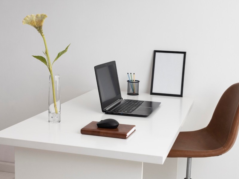 Office Table preview logo slide