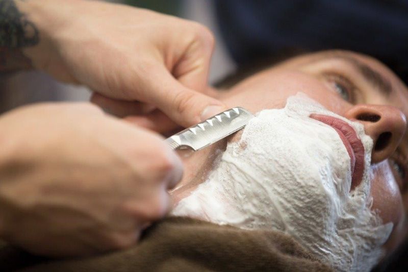 Shaving preview logo slide